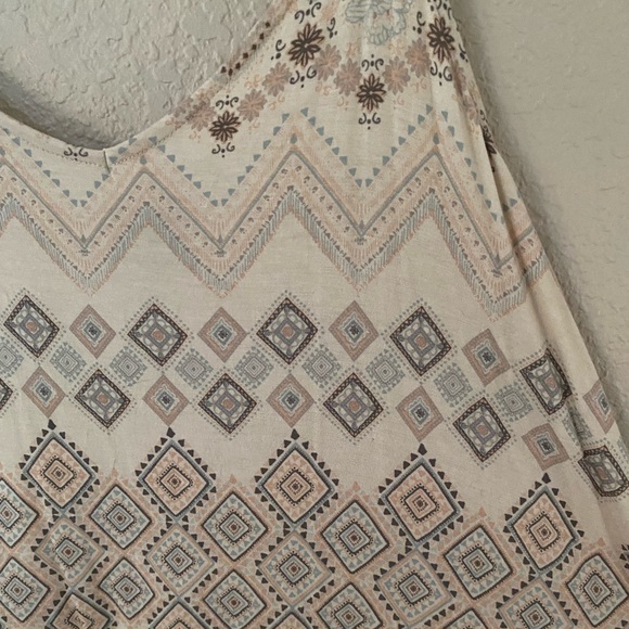 Torrid tank size 0 - Picture 5 of 6